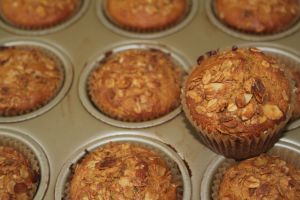 cinnamon raisin muffins